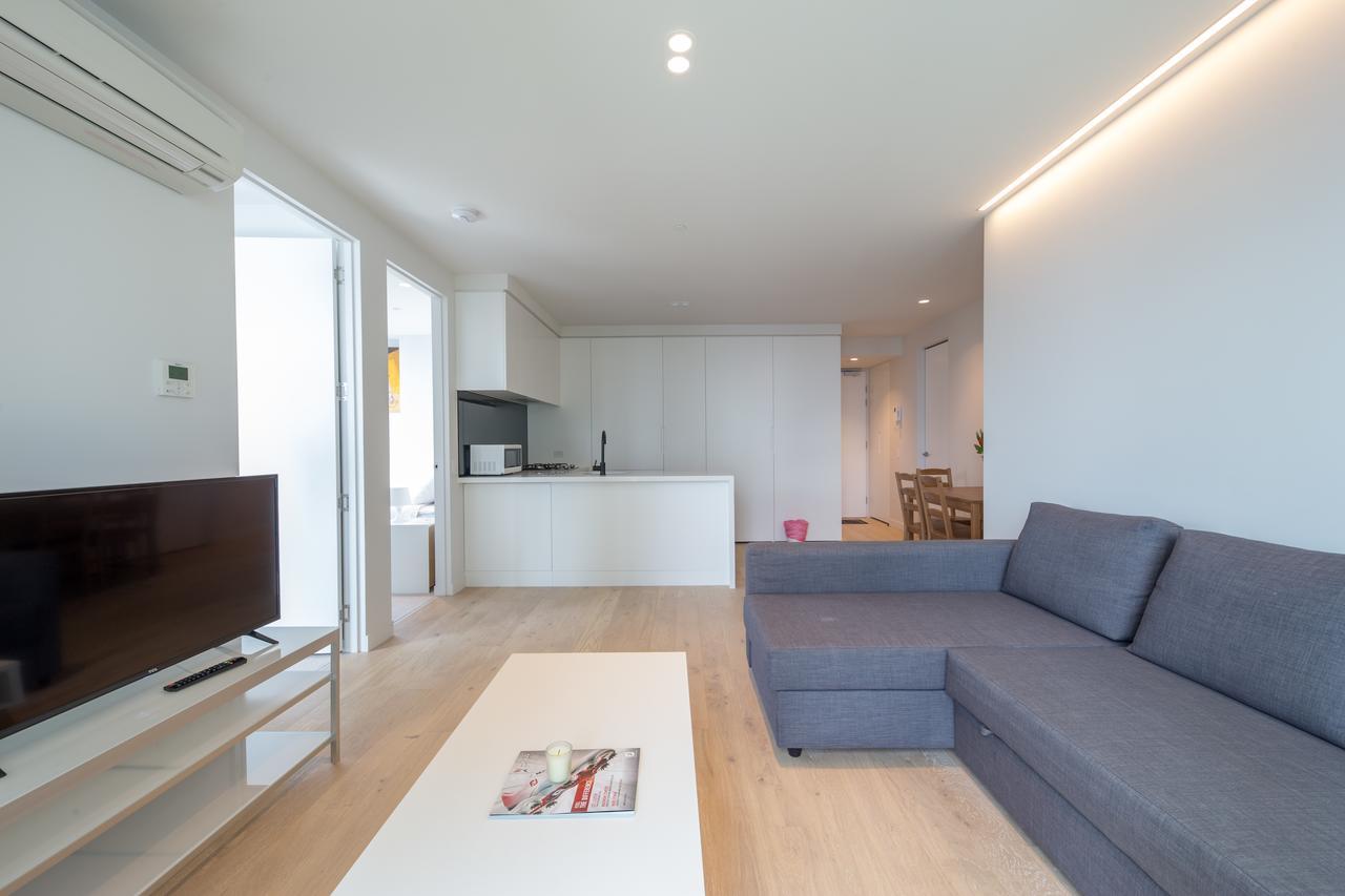 Light Tower Apartment Melbourne Exterior photo