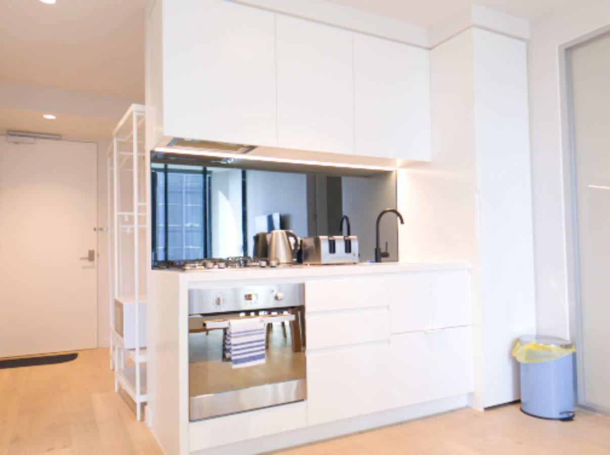 Light Tower Apartment Melbourne Exterior photo
