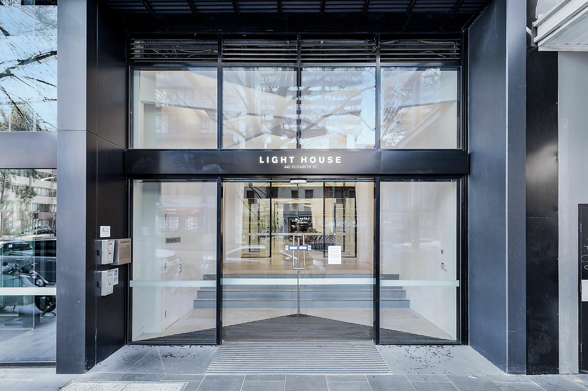 Light Tower Apartment Melbourne Exterior photo
